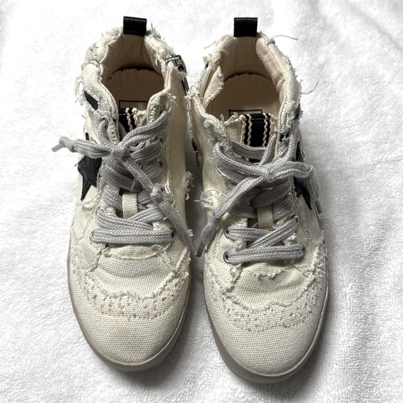 ShuShop Canvas High-top Sneakers - Picture 2 of 7